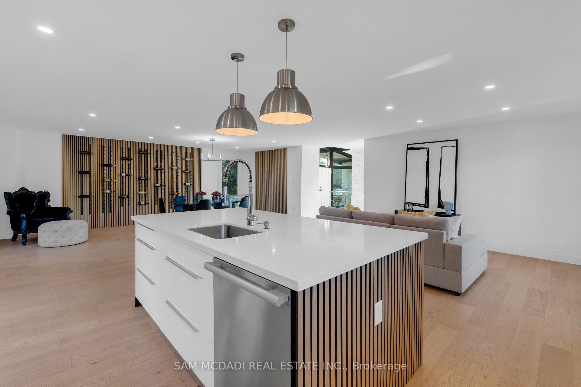 625 Sir Richard's Road