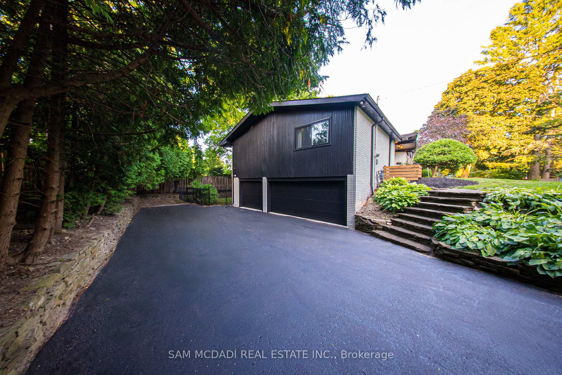 625 Sir Richard's Road