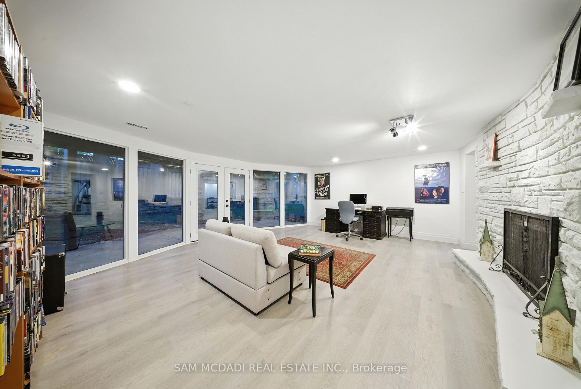 625 Sir Richard's Road