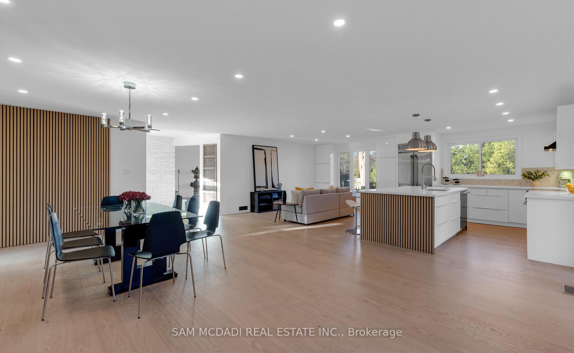 625 Sir Richard's Road