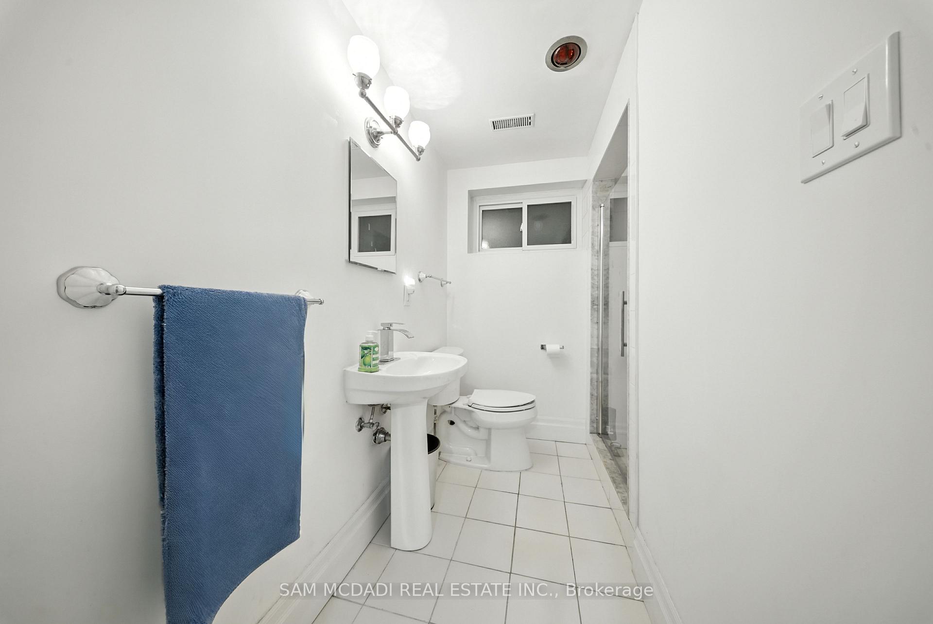 625 Sir Richard's Road