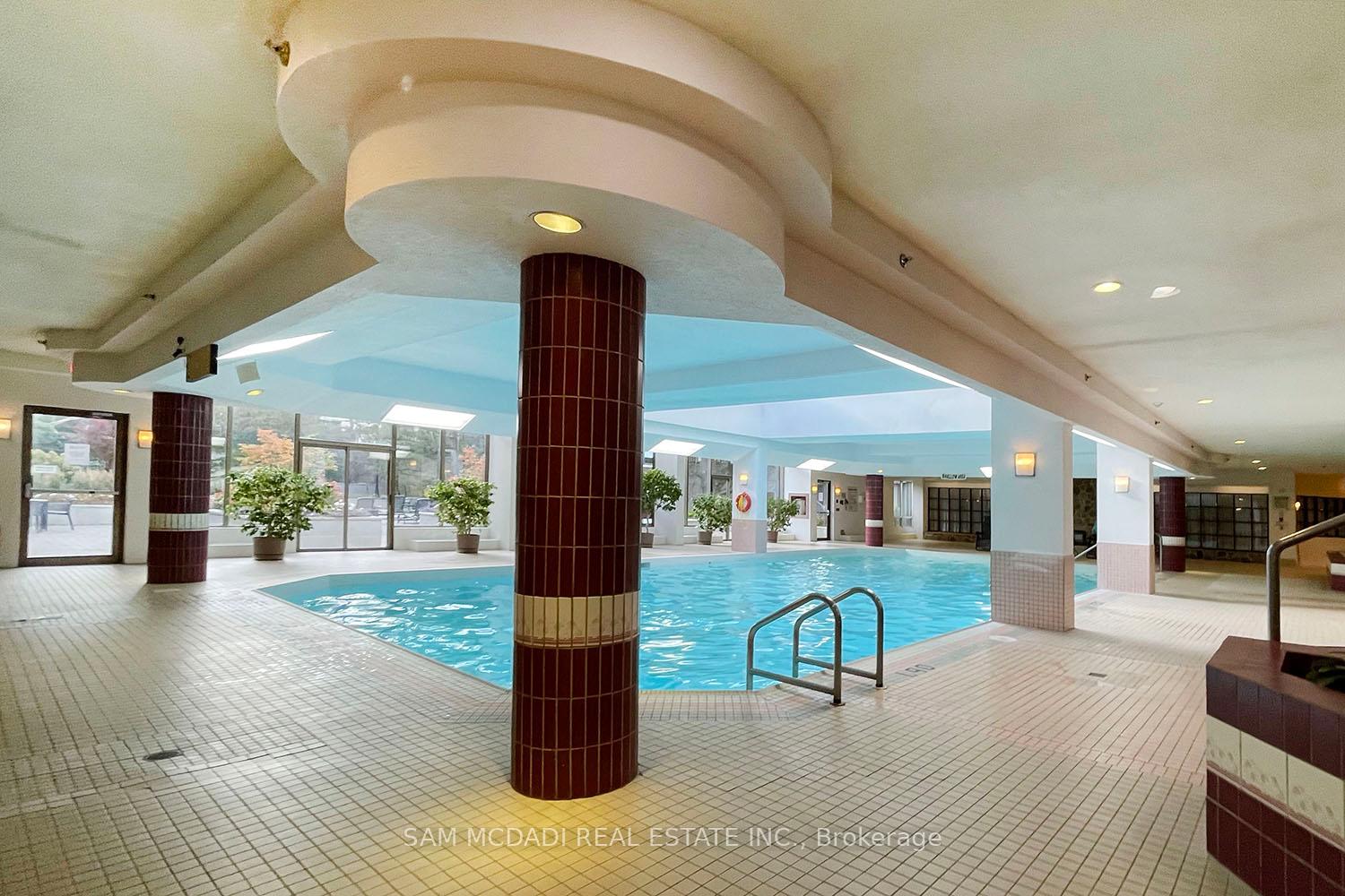 1300 Islington Avenue 909