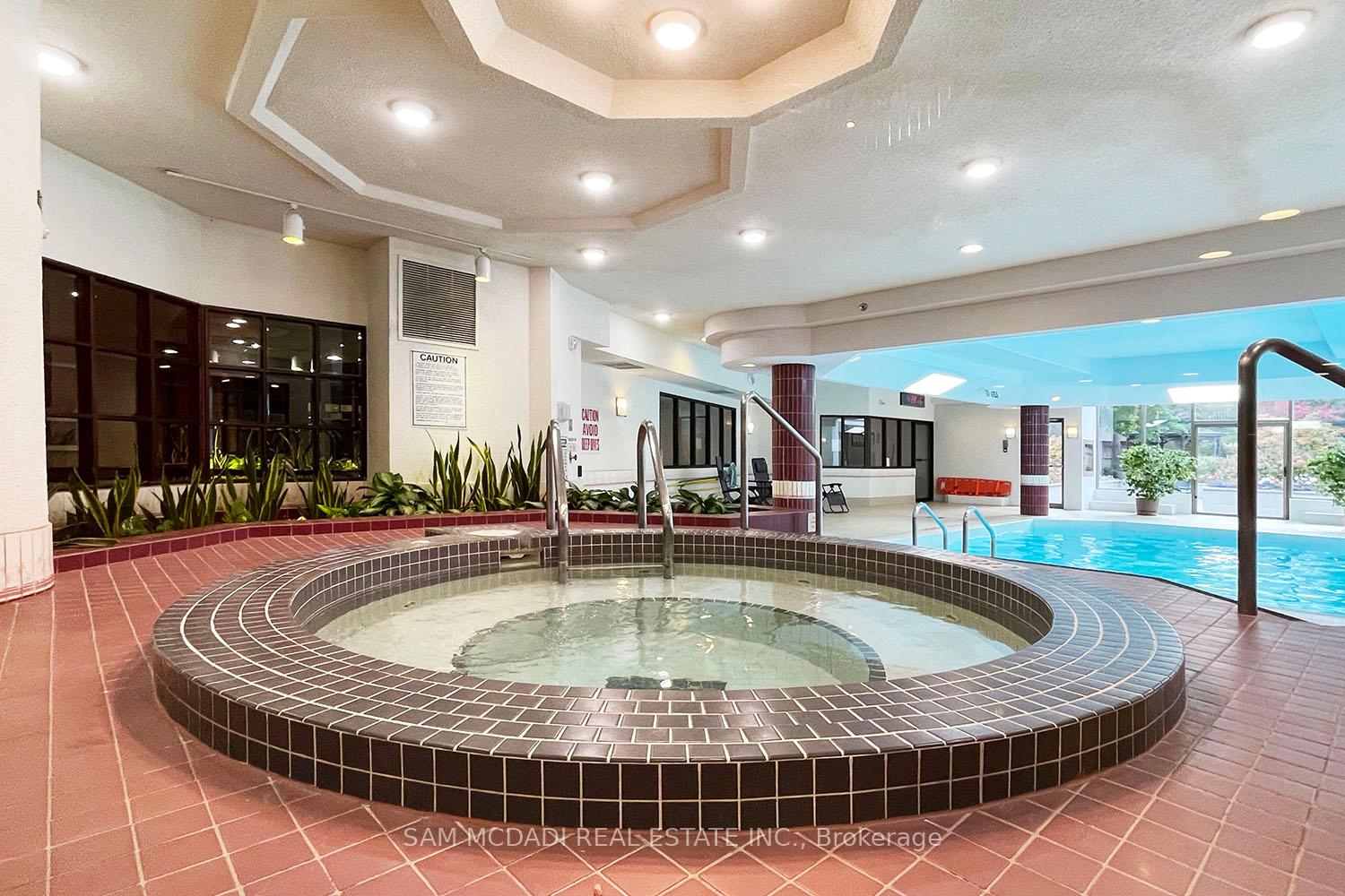 1300 Islington Avenue 909