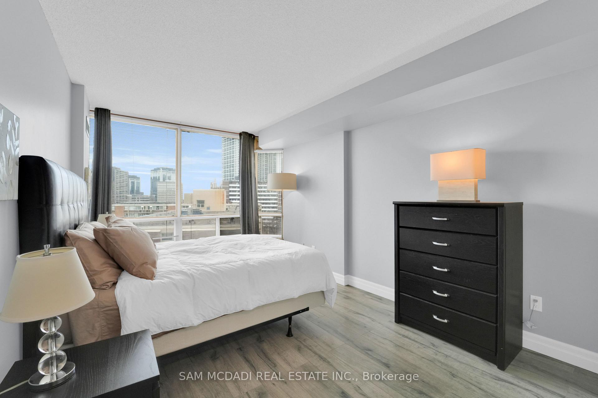 1300 Islington Avenue 909