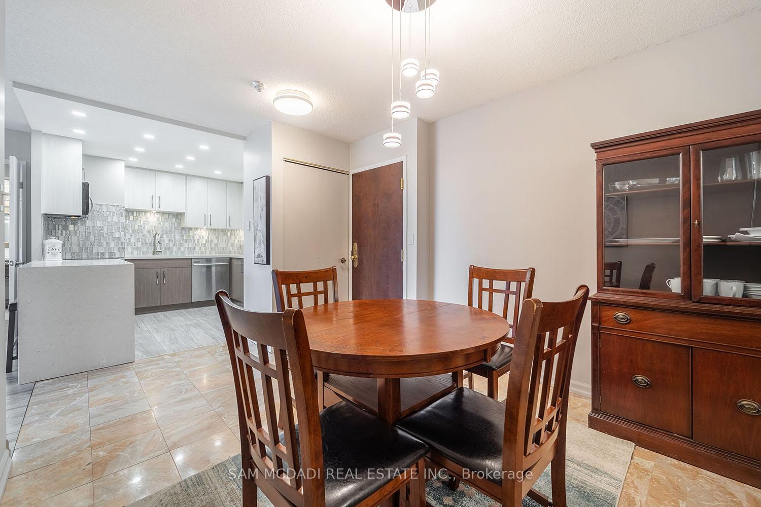 1300 Islington Avenue 909