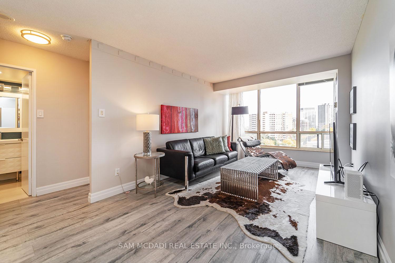 1300 Islington Avenue 909