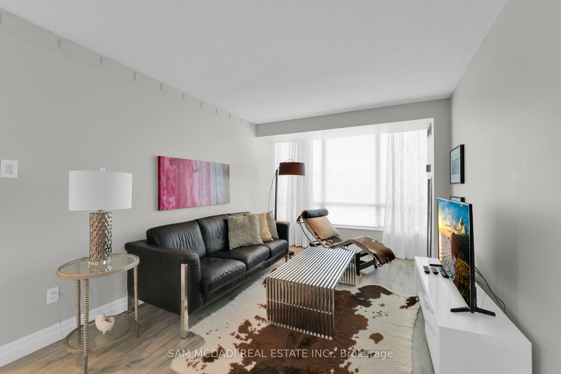 1300 Islington Avenue 909