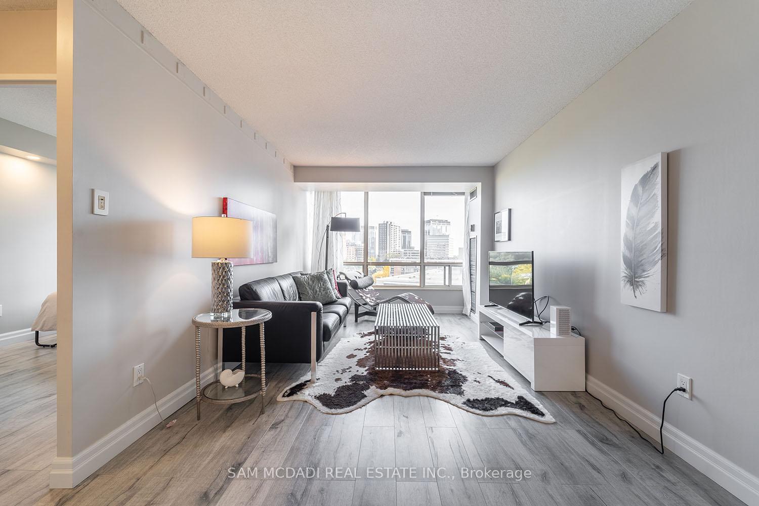 1300 Islington Avenue 909