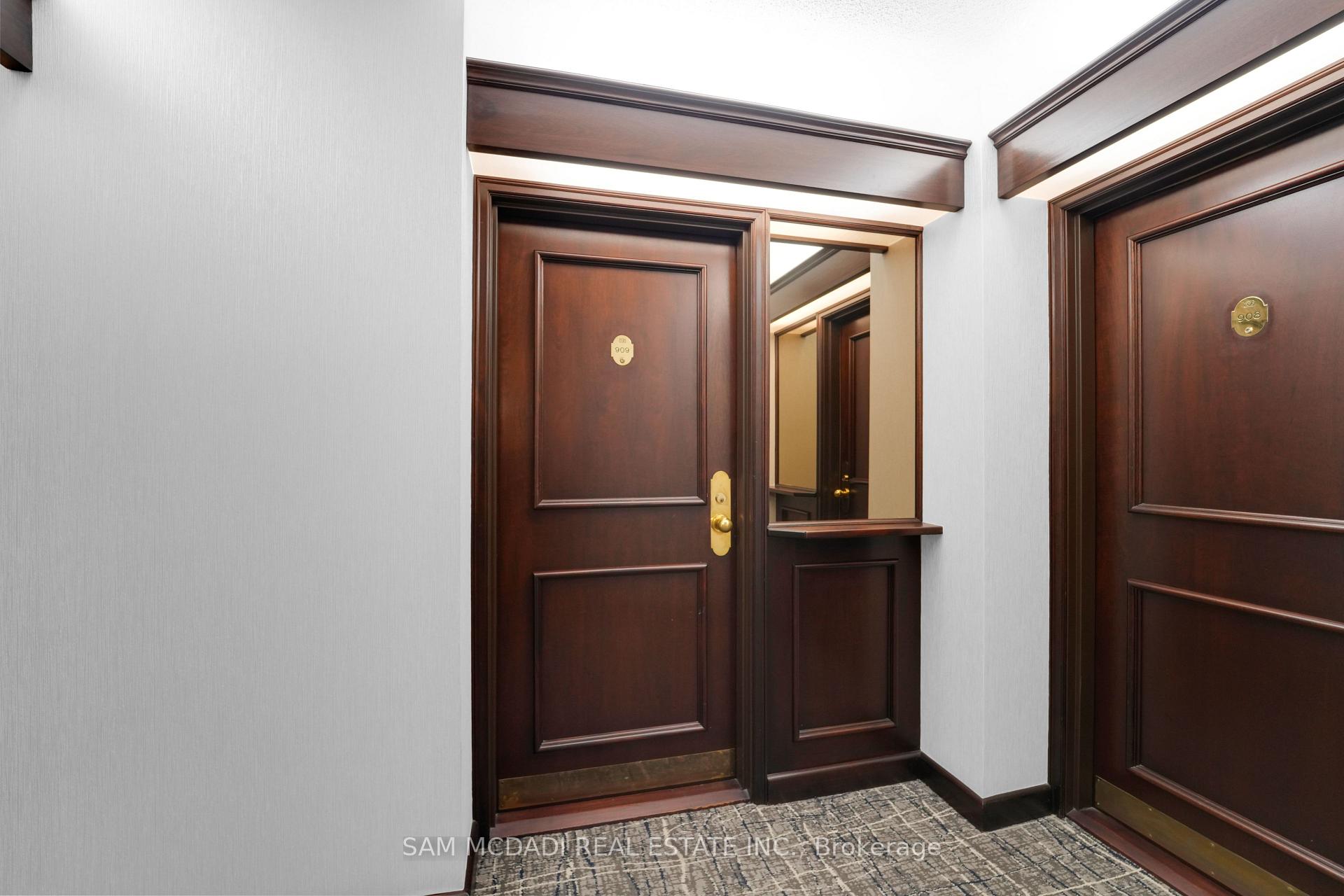 1300 Islington Avenue 909