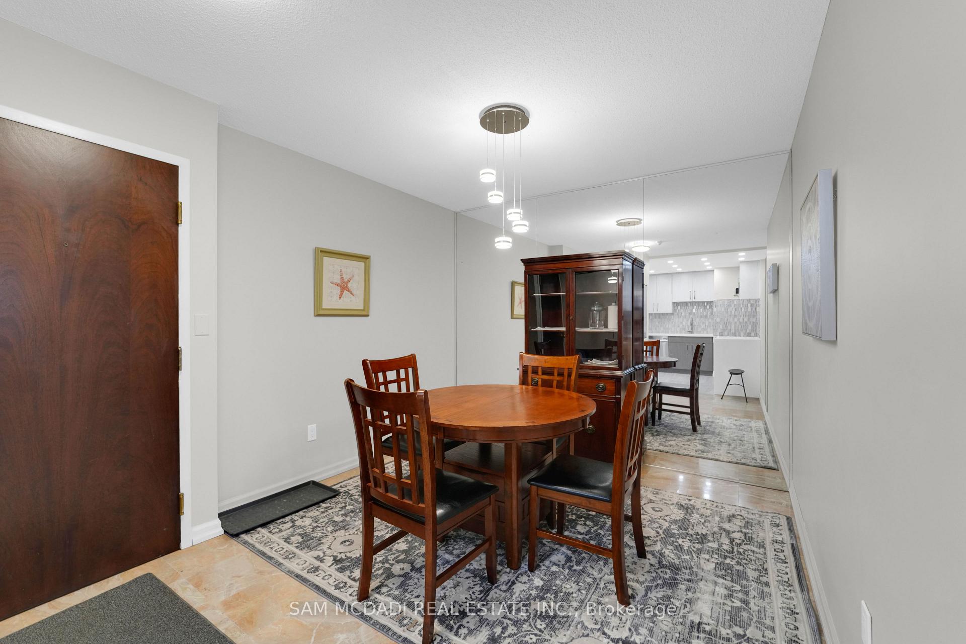 1300 Islington Avenue 909