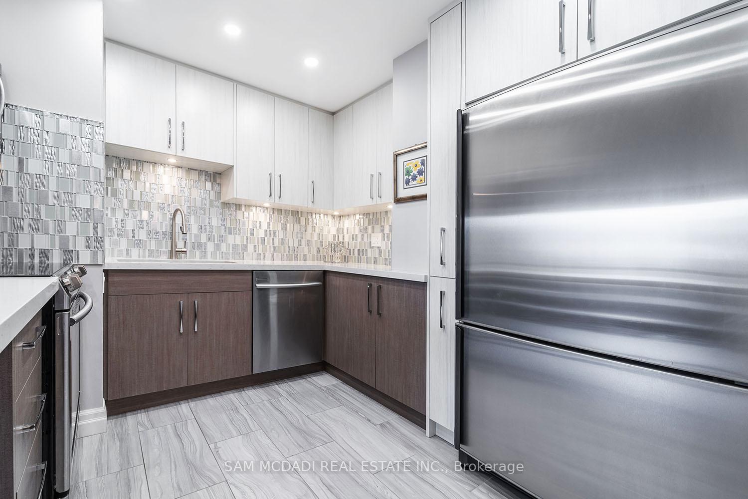 1300 Islington Avenue 909