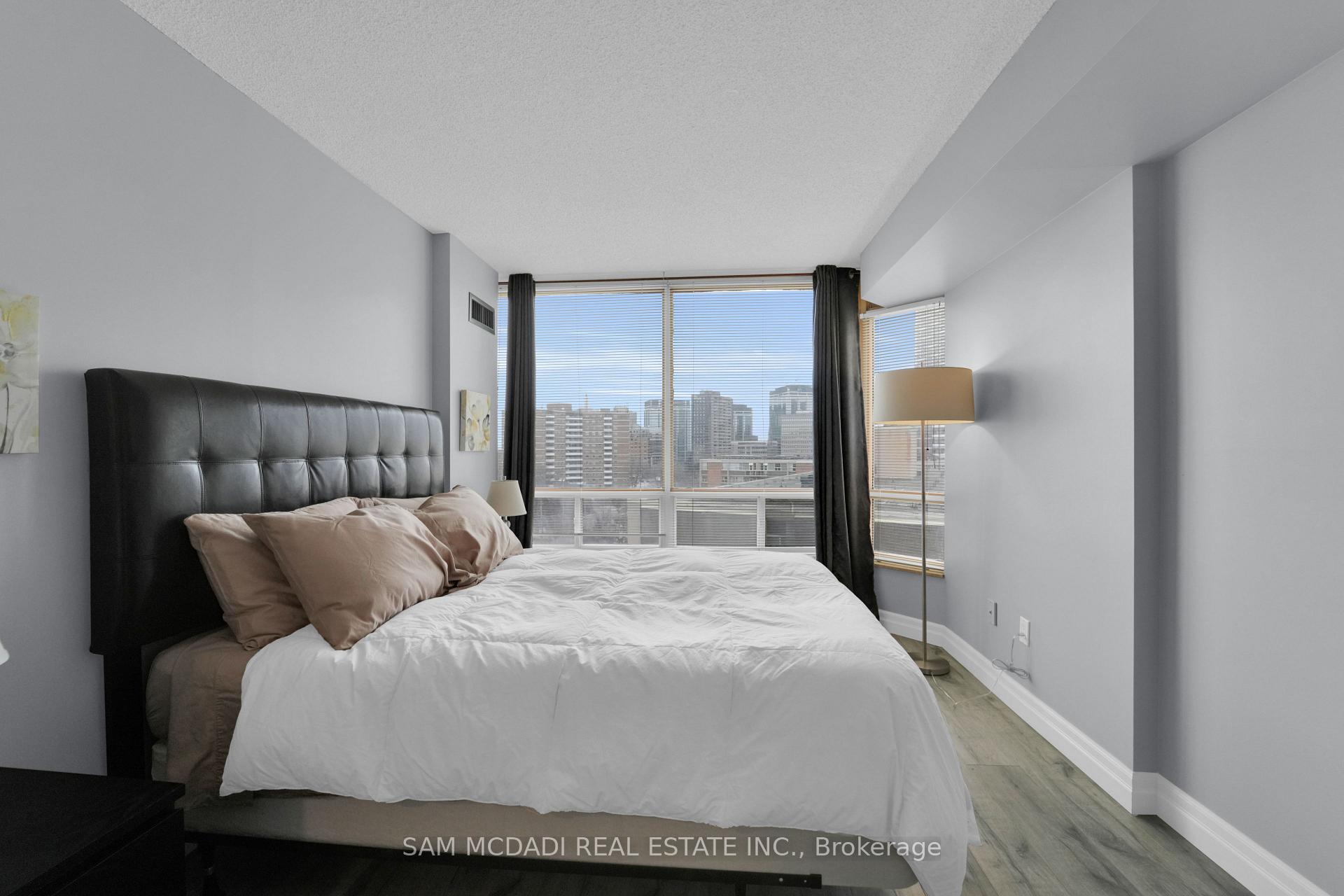 1300 Islington Avenue 909