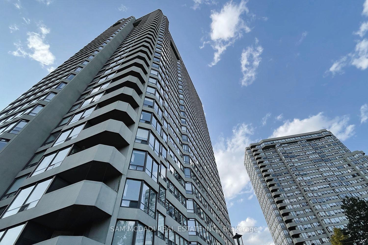 1300 Islington Avenue 909