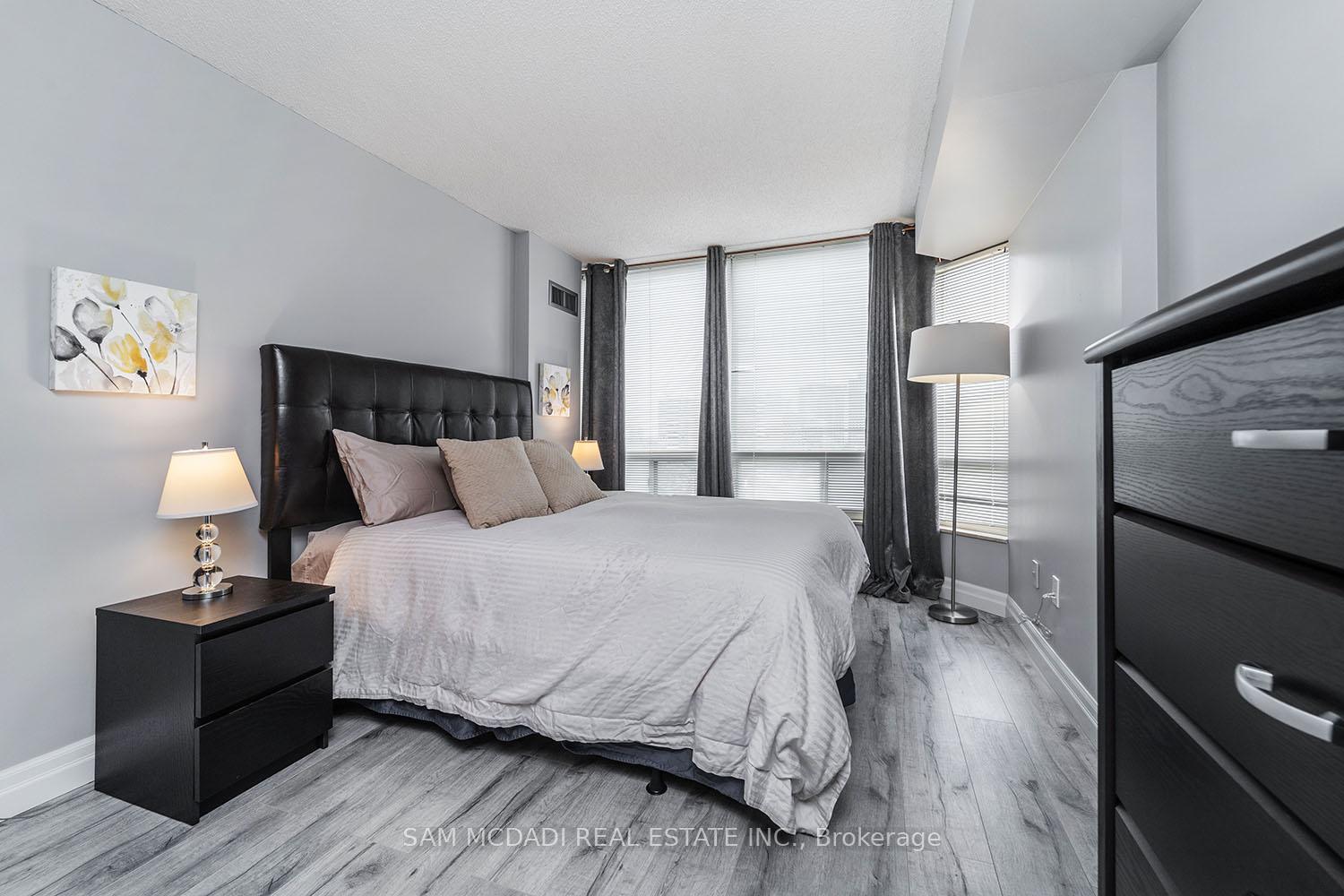 1300 Islington Avenue 909