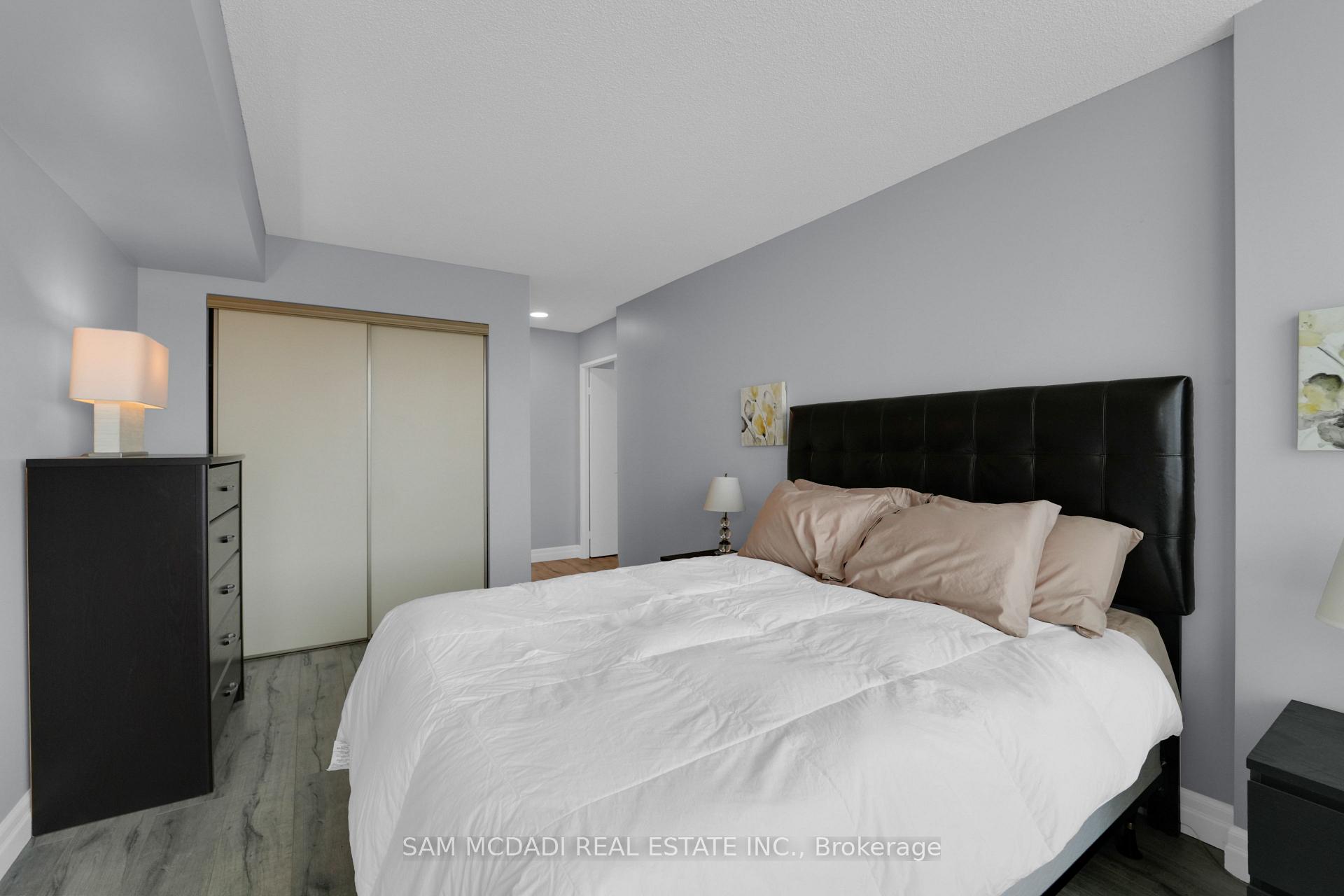 1300 Islington Avenue 909