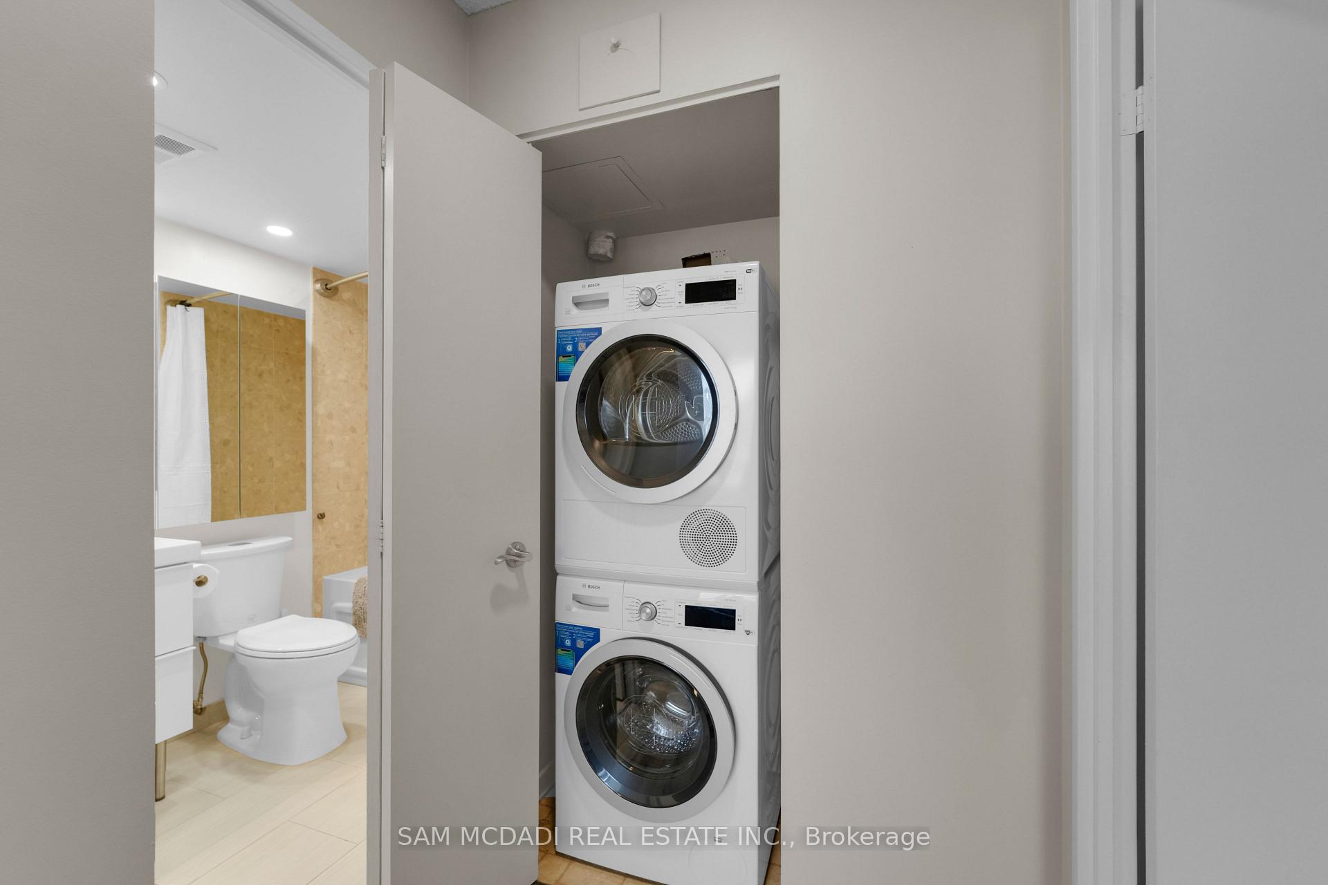 1300 Islington Avenue 909