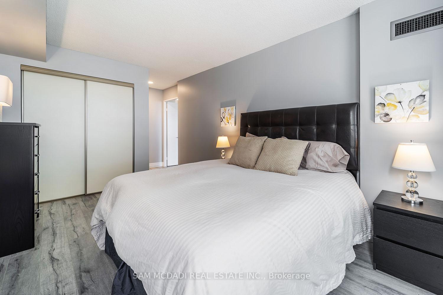 1300 Islington Avenue 909