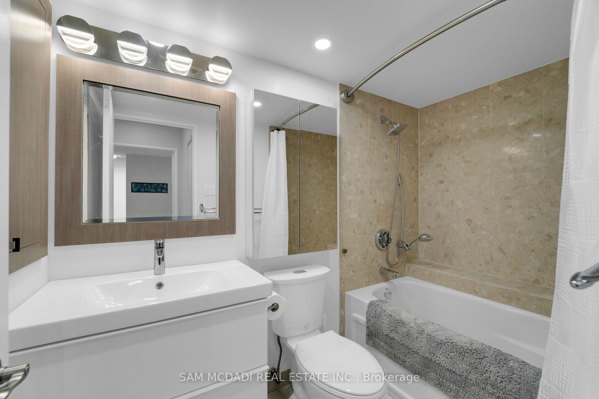 1300 Islington Avenue 909