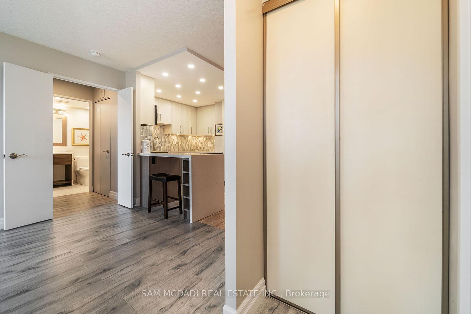 1300 Islington Avenue 909