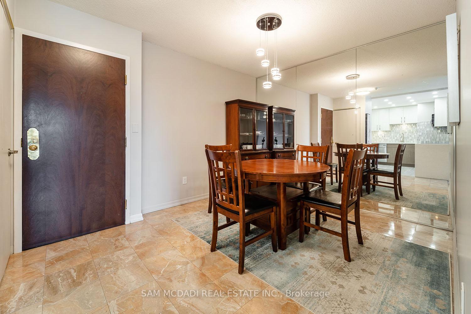 1300 Islington Avenue 909