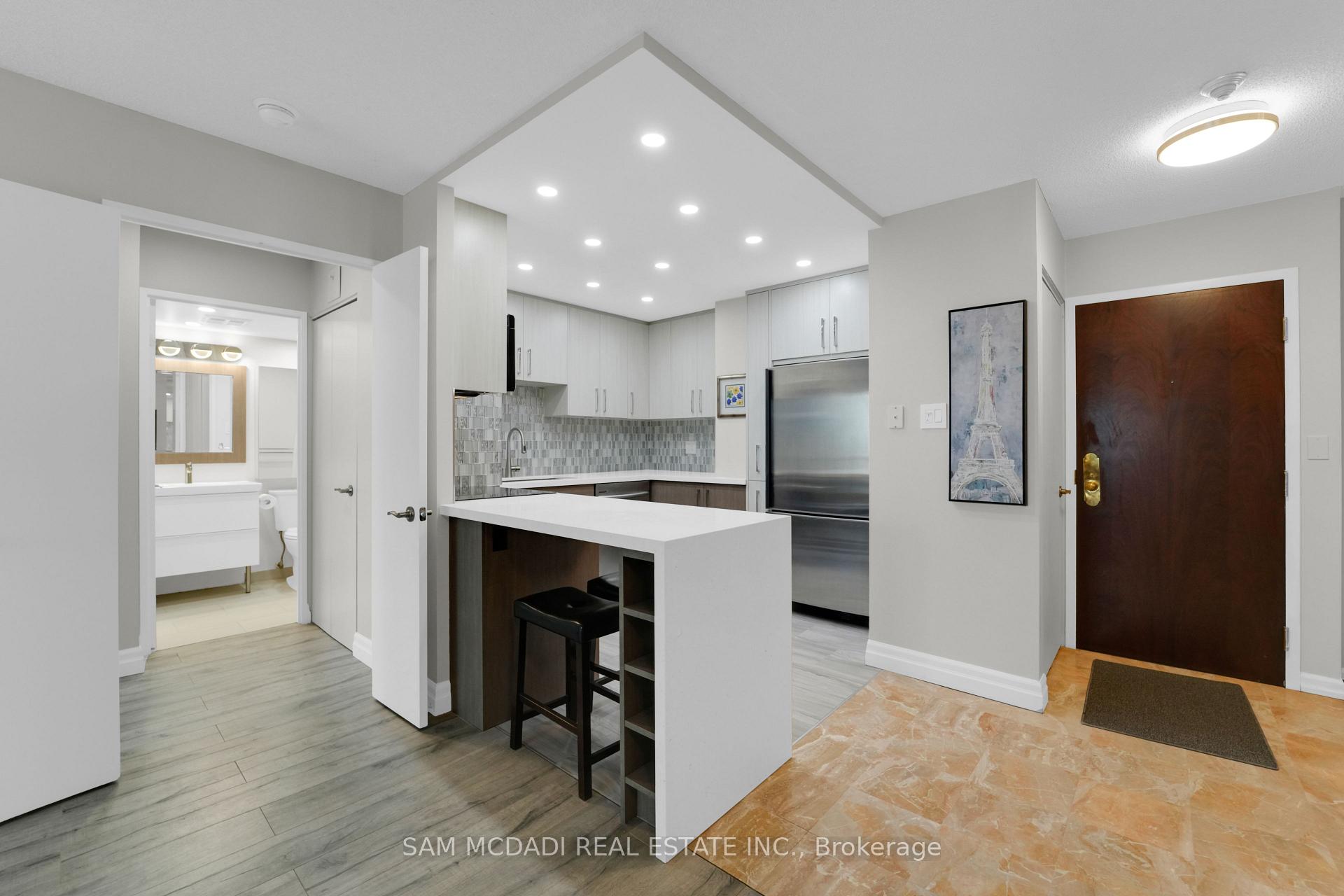 1300 Islington Avenue 909