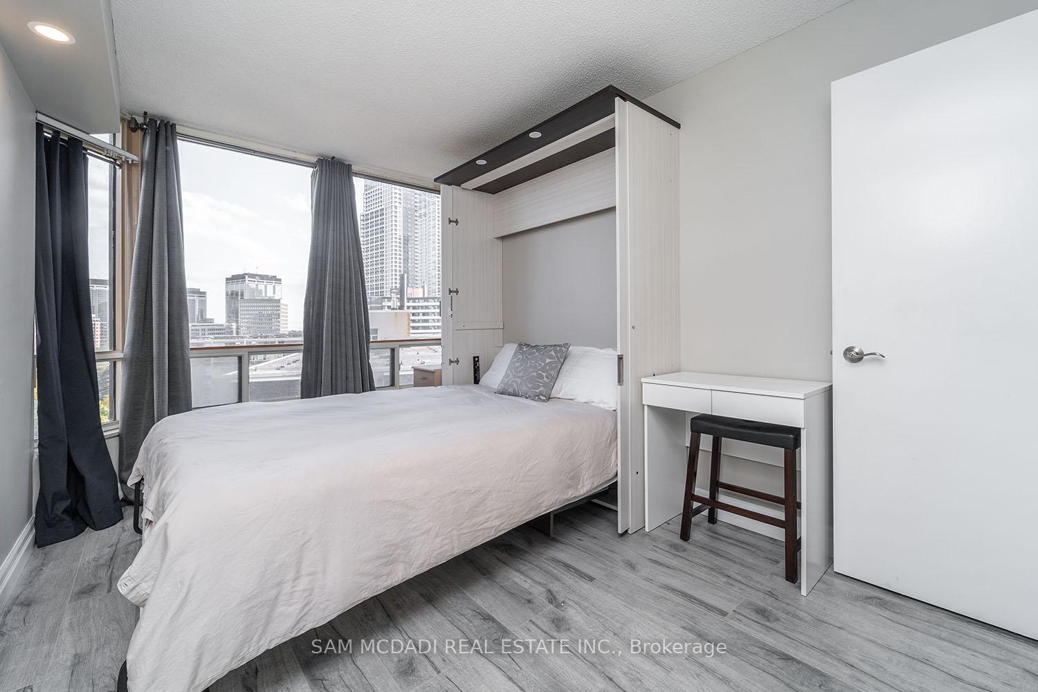 1300 Islington Avenue 909