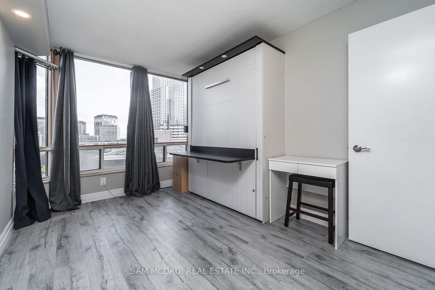 1300 Islington Avenue 909