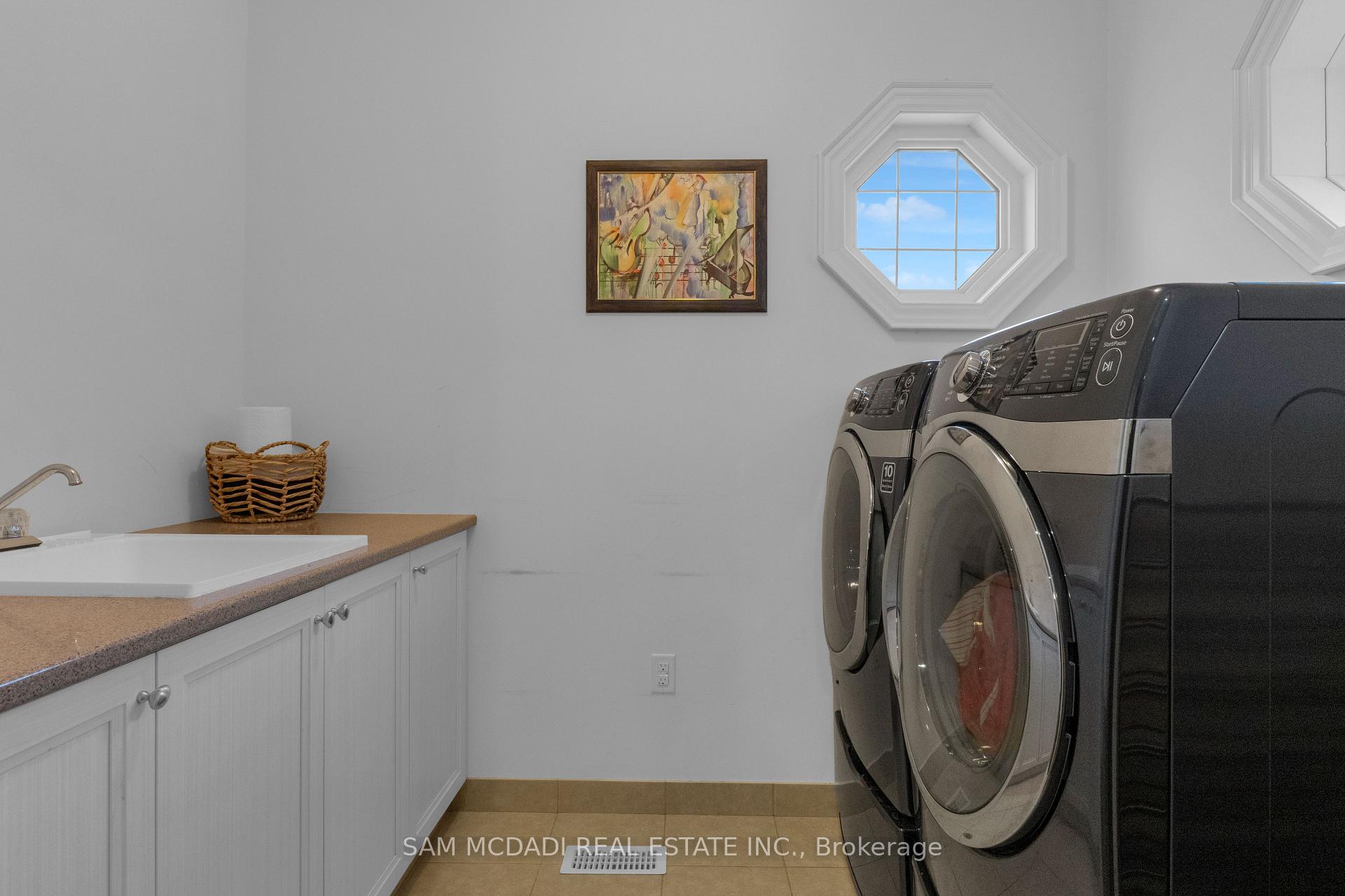 136 North Park Boulevard