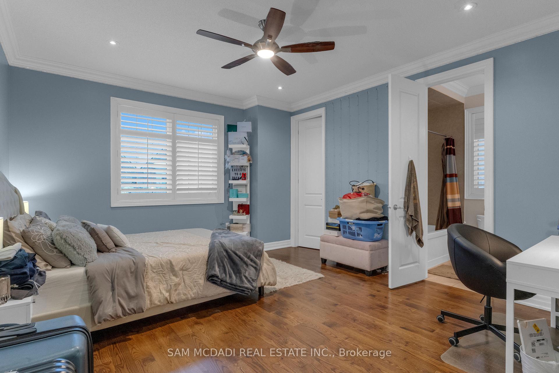 136 North Park Boulevard