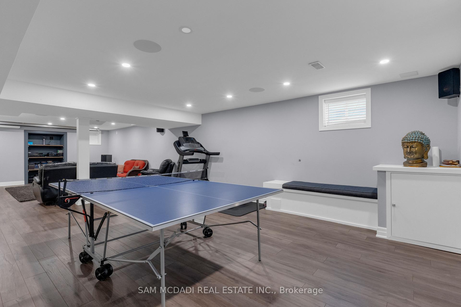 136 North Park Boulevard