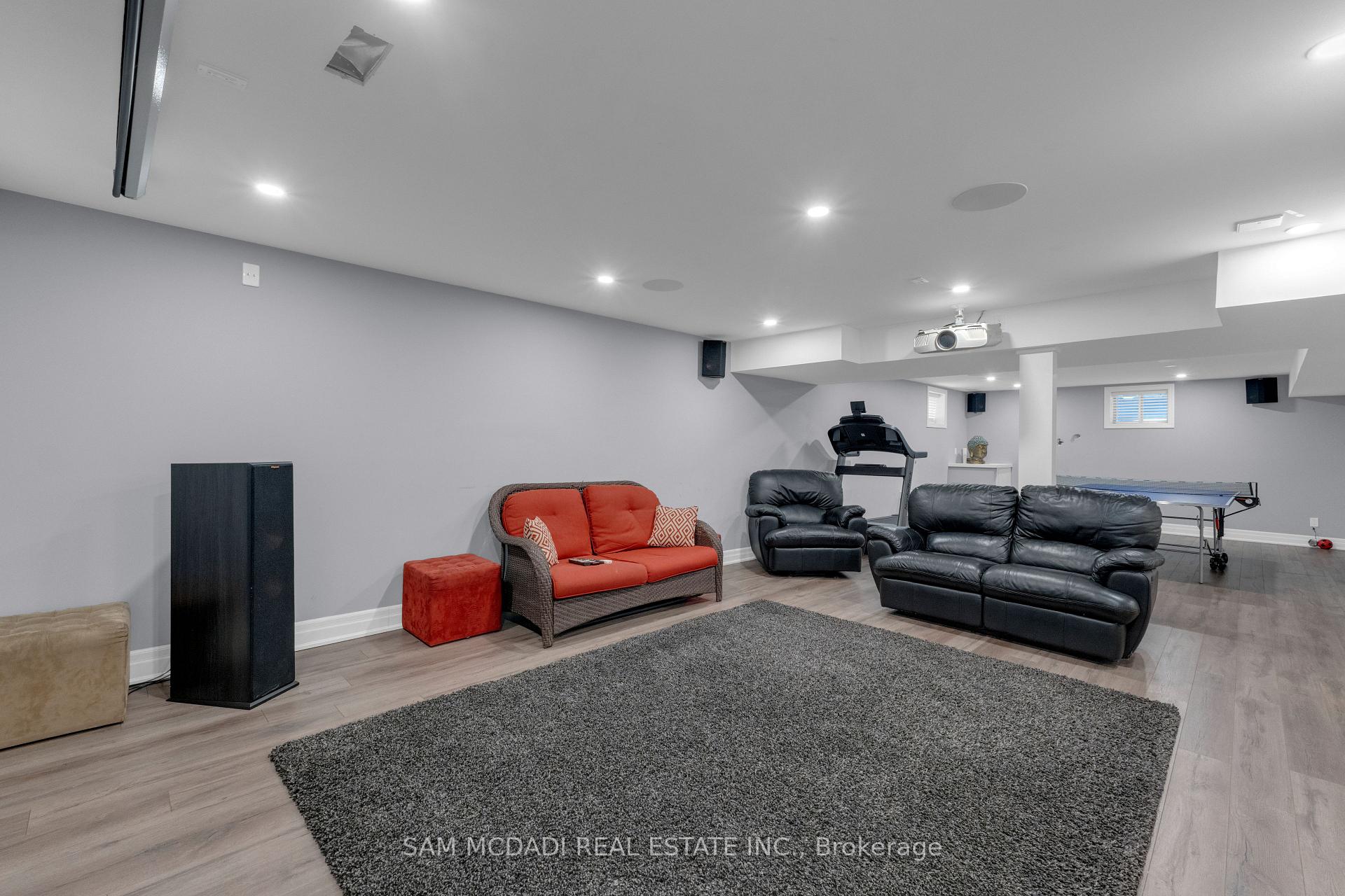 136 North Park Boulevard