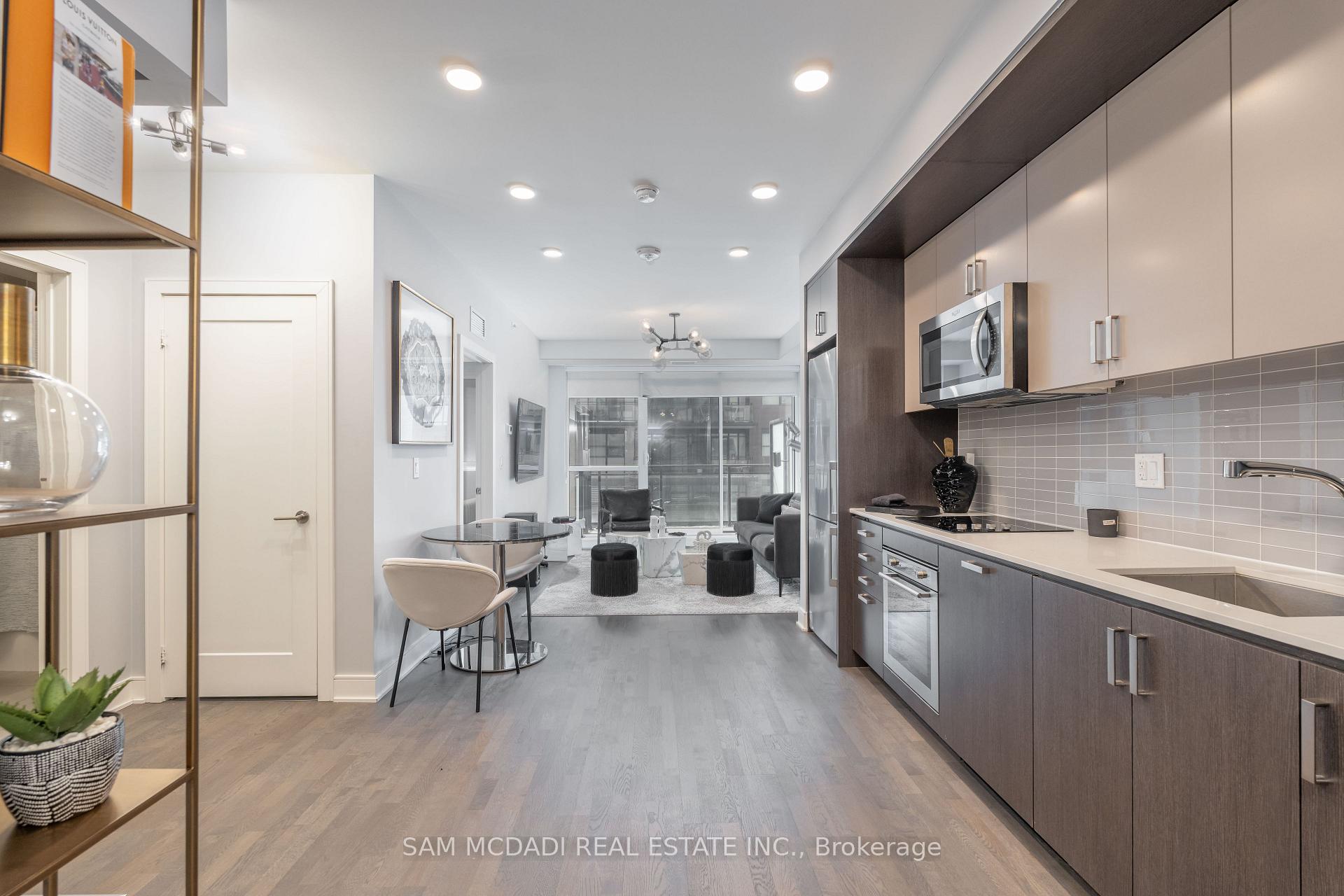 1575 Lakeshore Road W 232