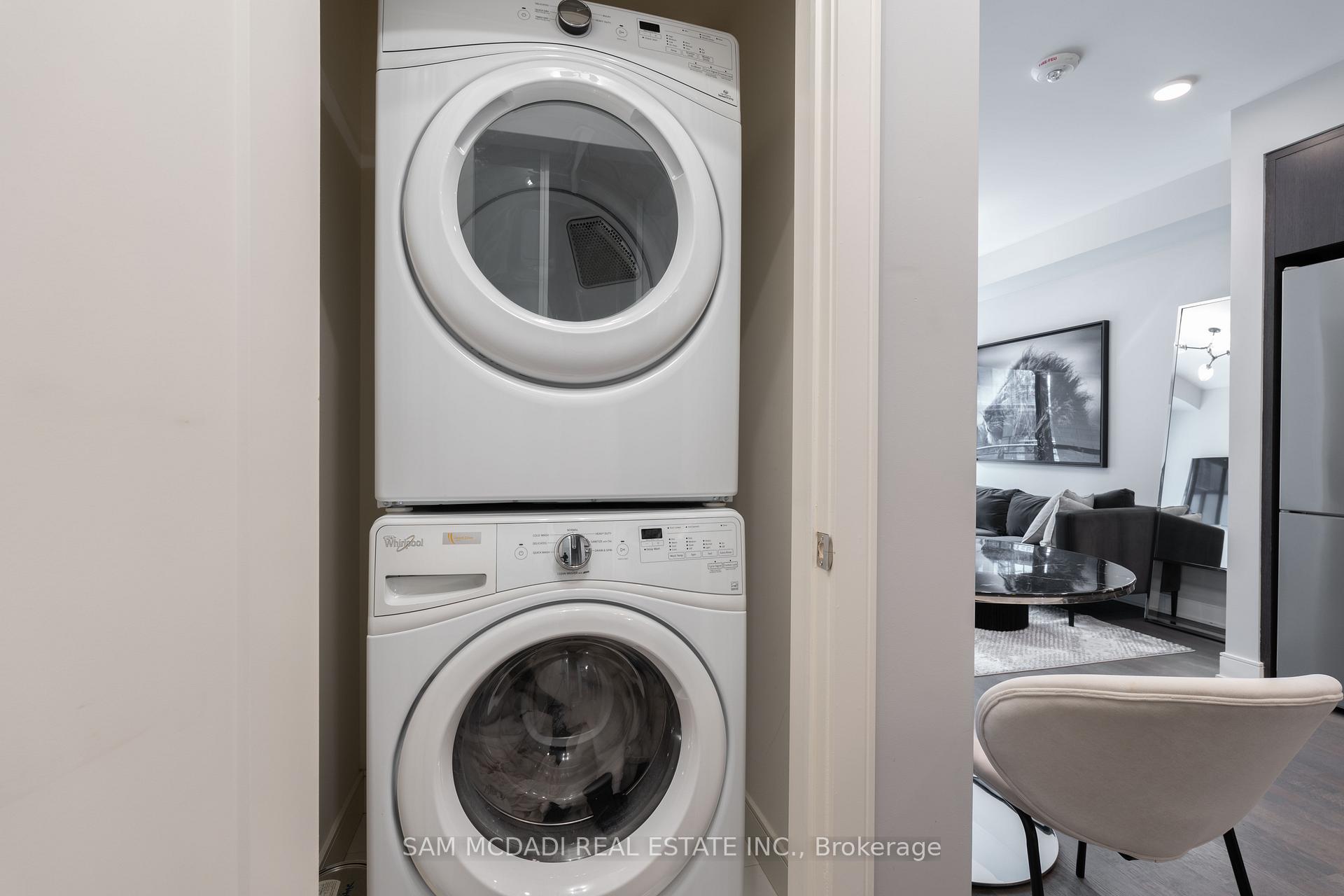 1575 Lakeshore Road W 232