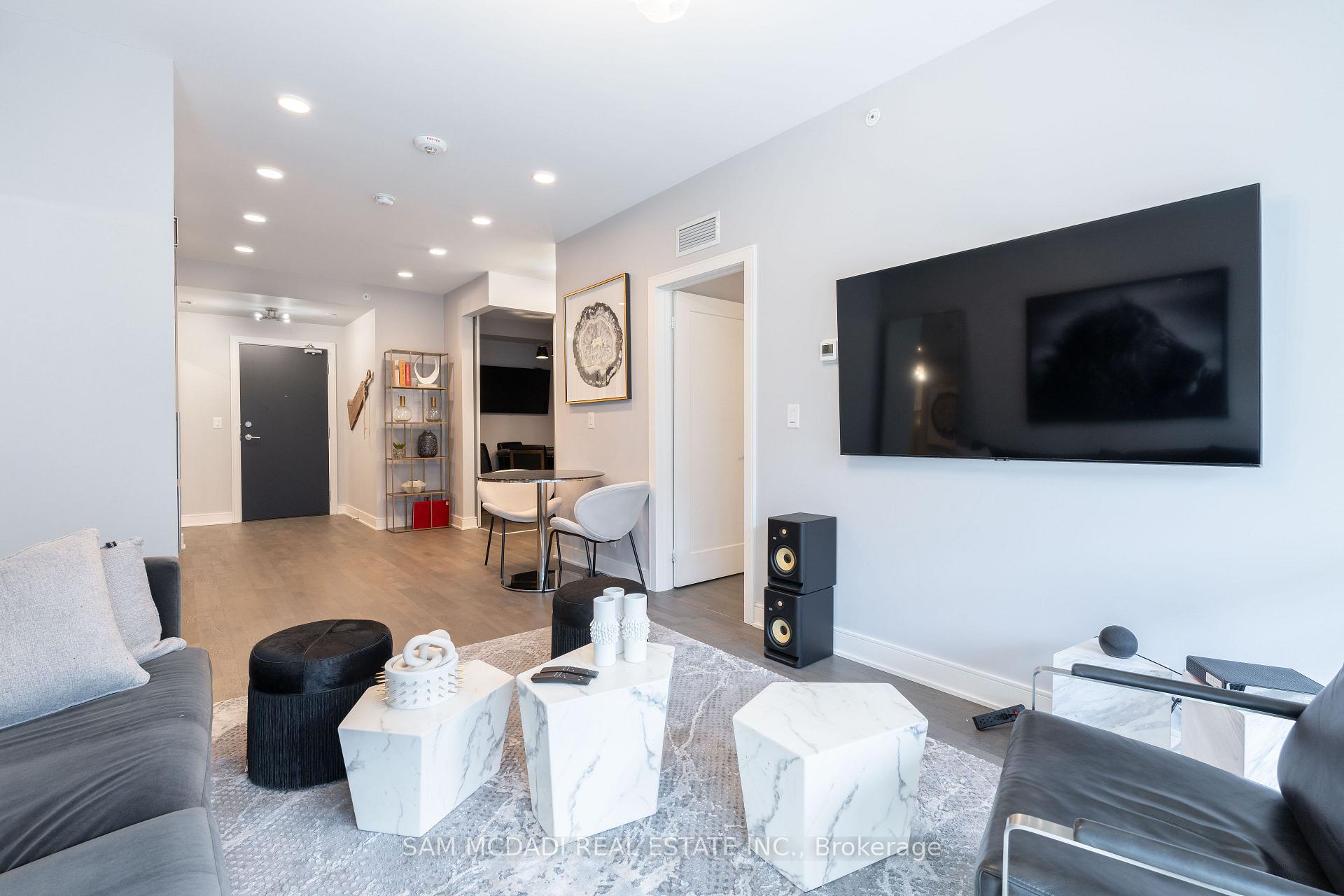 1575 Lakeshore Road W 232