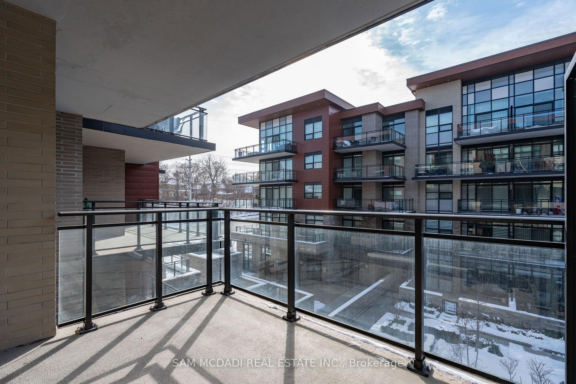 1575 Lakeshore Road W 232