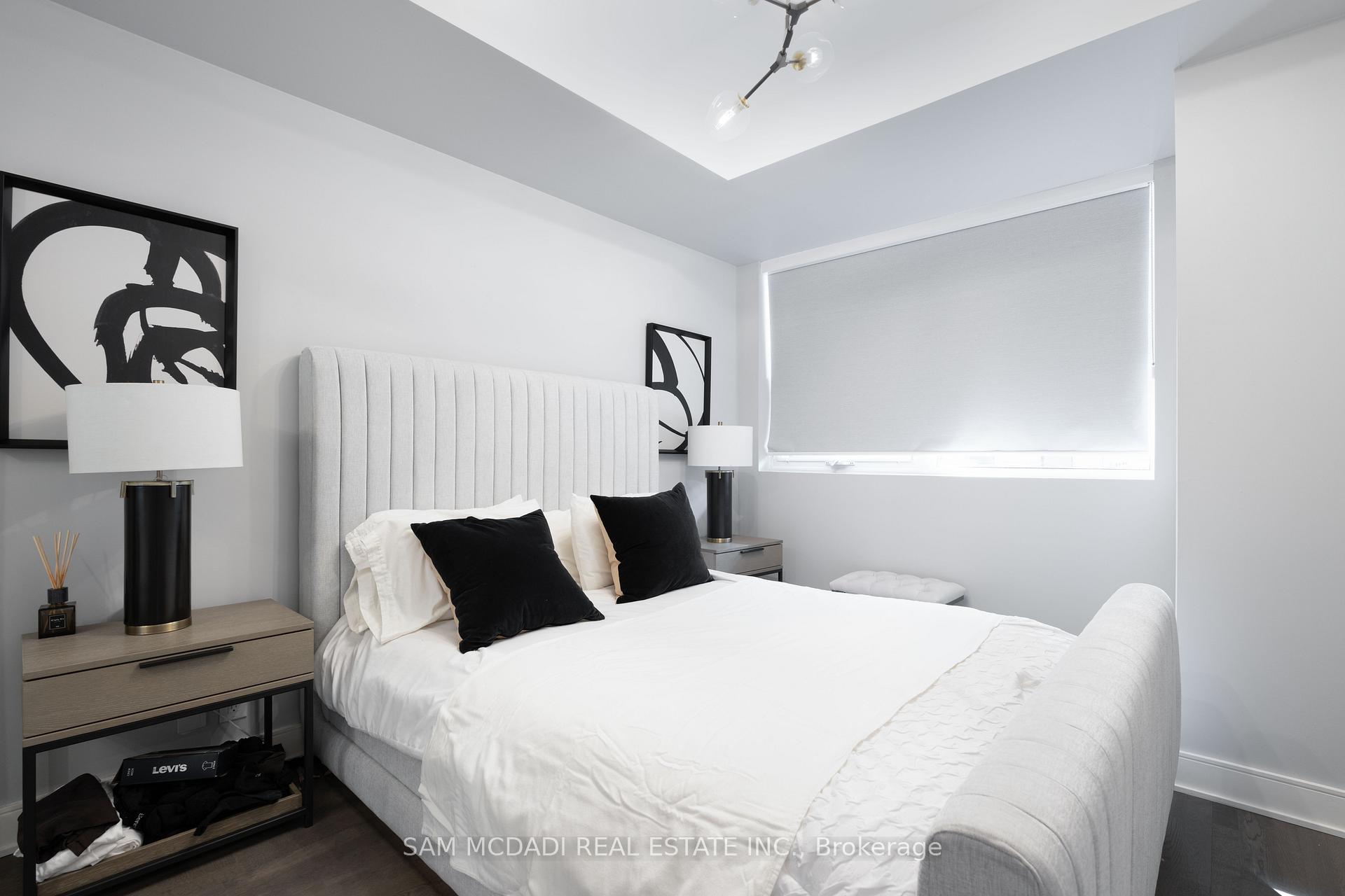 1575 Lakeshore Road W 232