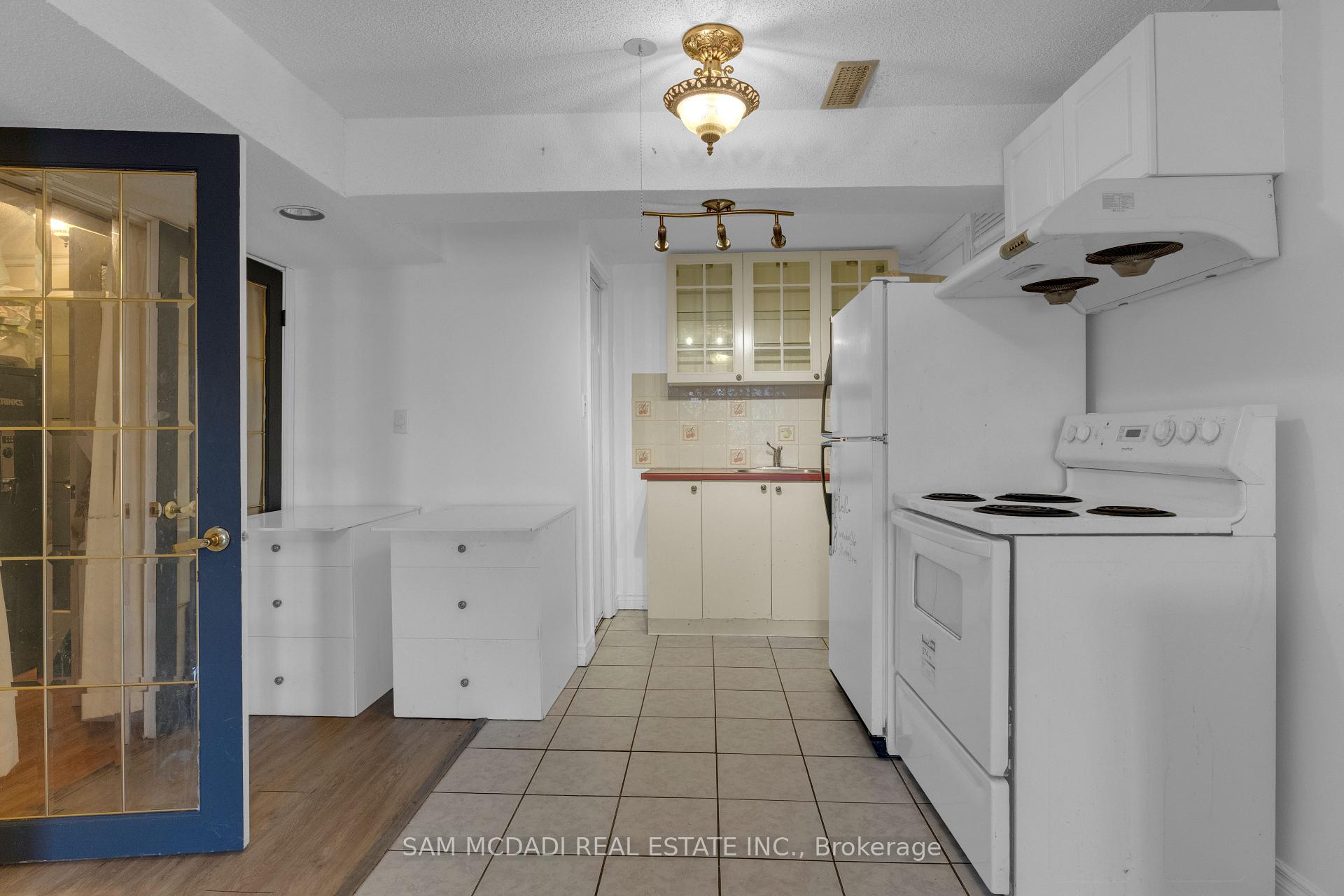 5477 Palmerston Crescent BSMT