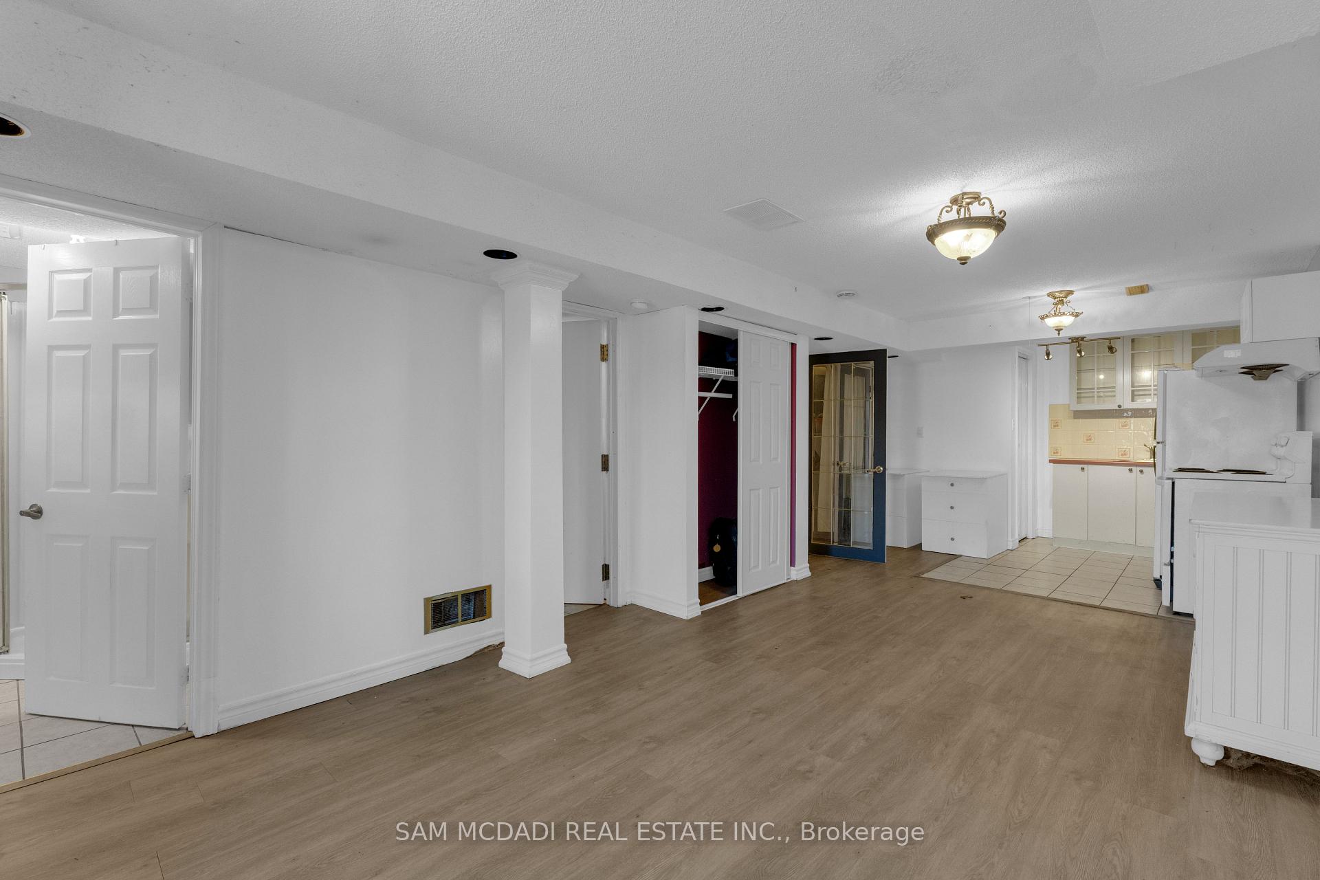 5477 Palmerston Crescent BSMT