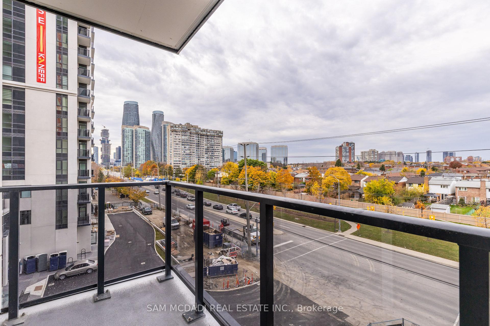 204 Burnhamthorpe Road 404