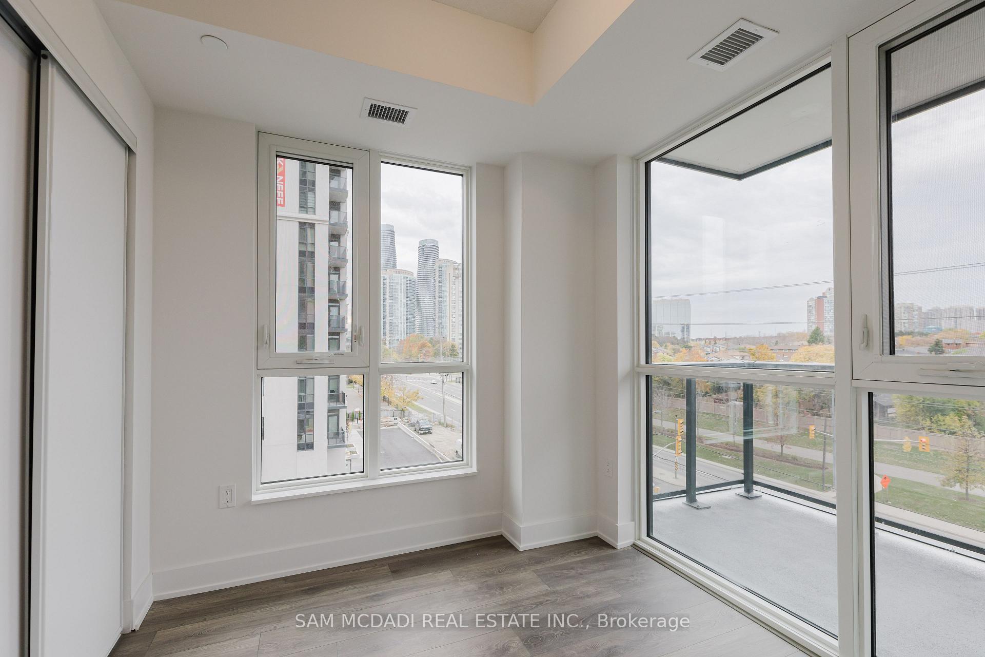 204 Burnhamthorpe Road 404