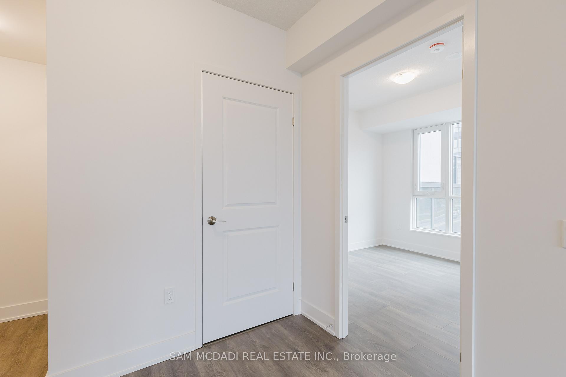 204 Burnhamthorpe Road 404