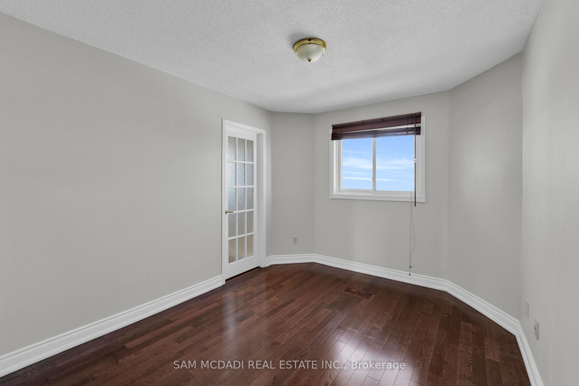 5275 Thornwood Drive