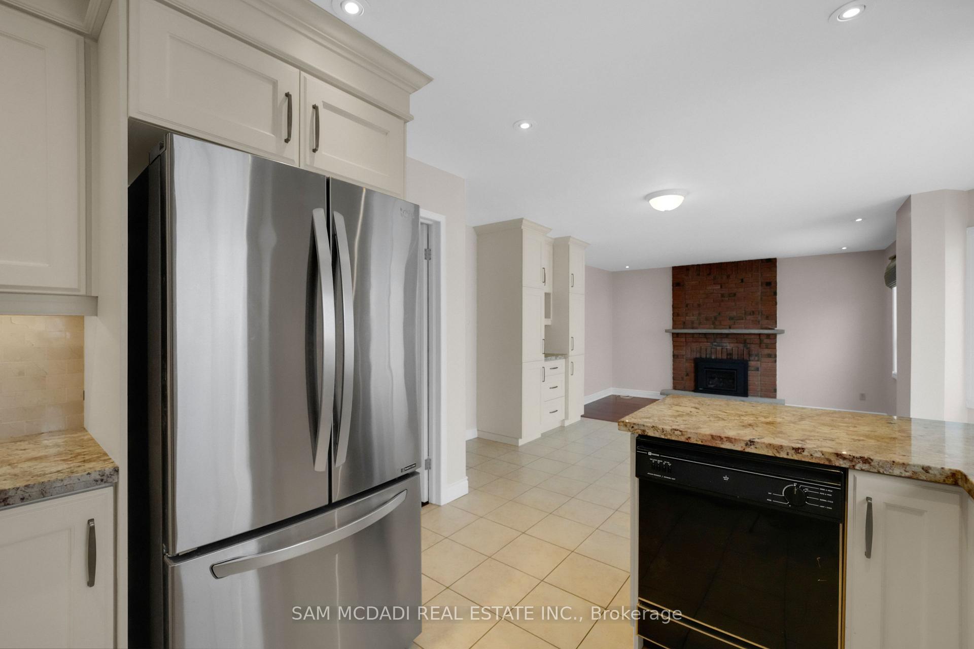 5275 Thornwood Drive