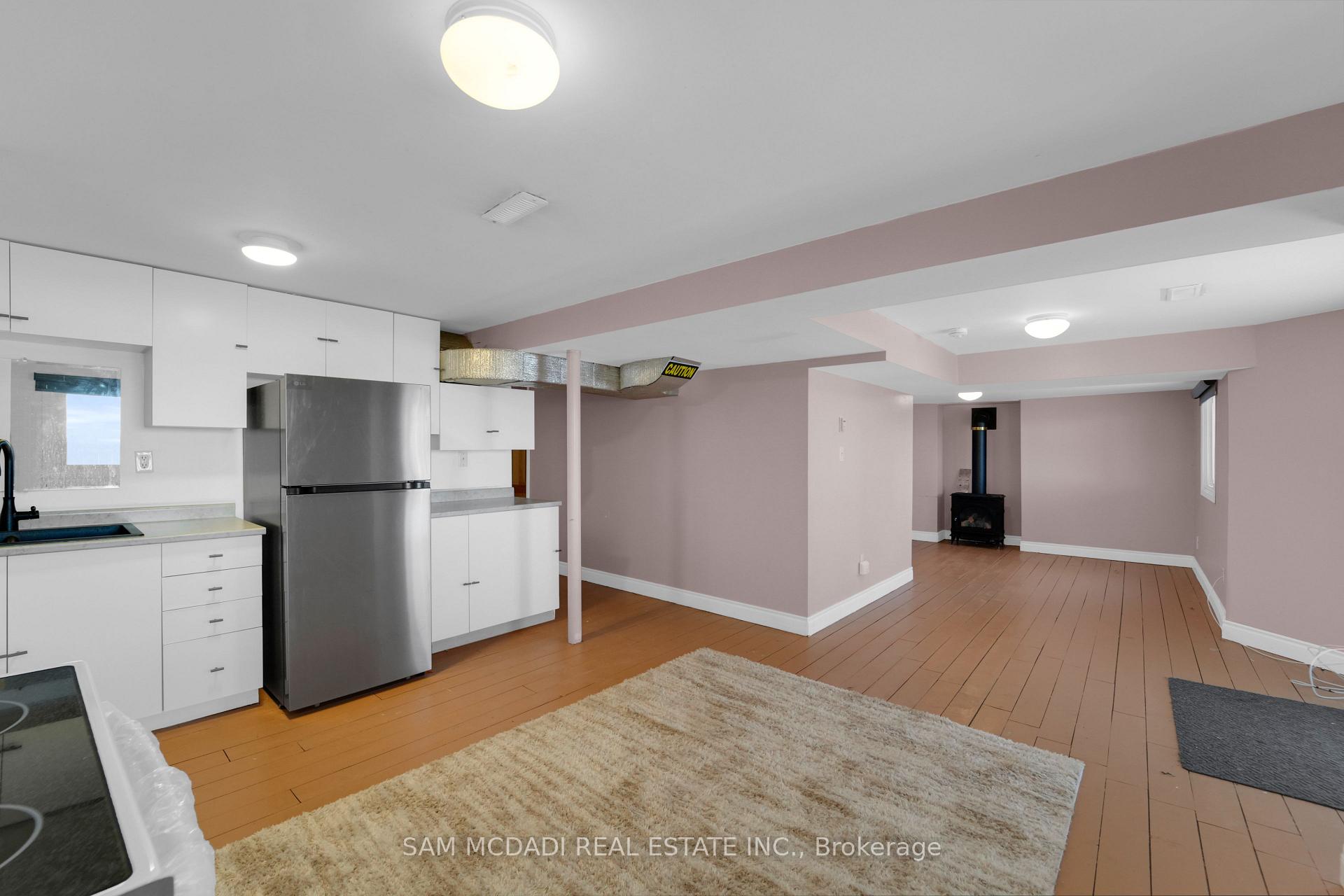 5275 Thornwood Drive