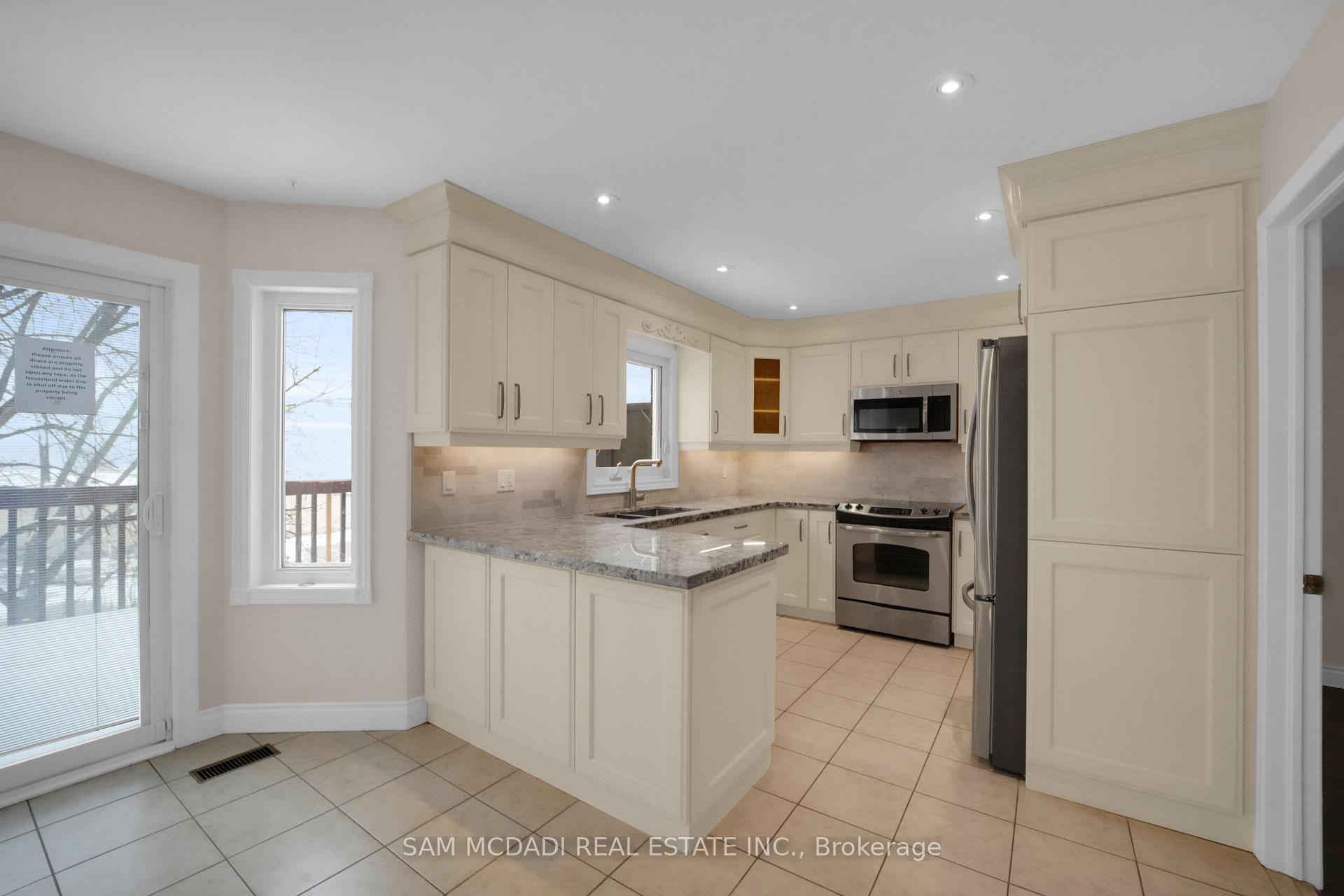 5275 Thornwood Drive