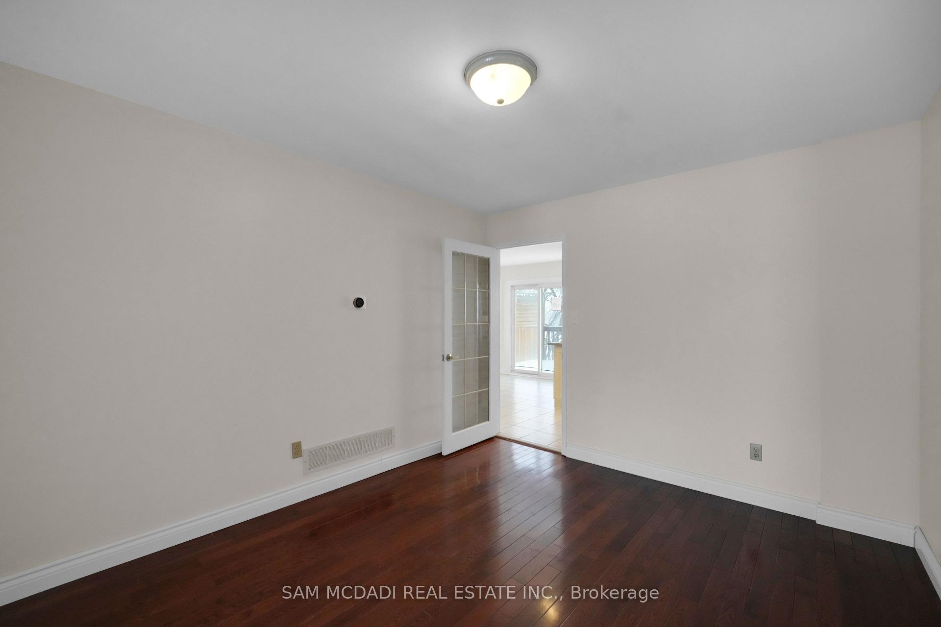 5275 Thornwood Drive