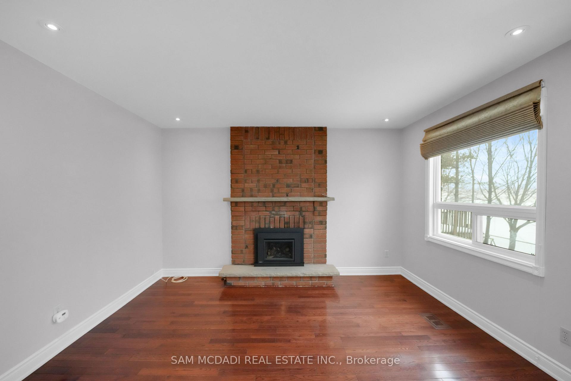 5275 Thornwood Drive