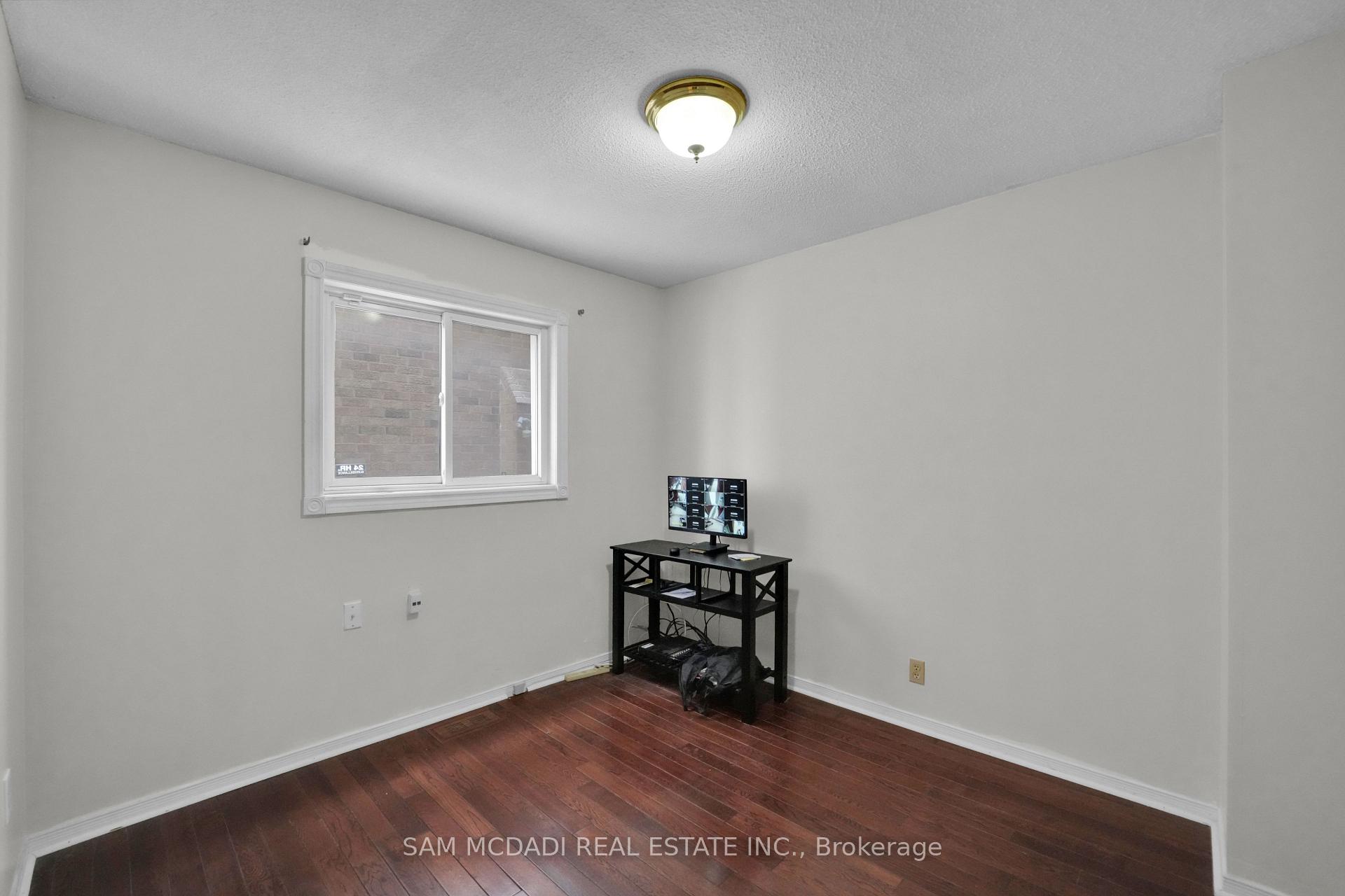 5275 Thornwood Drive