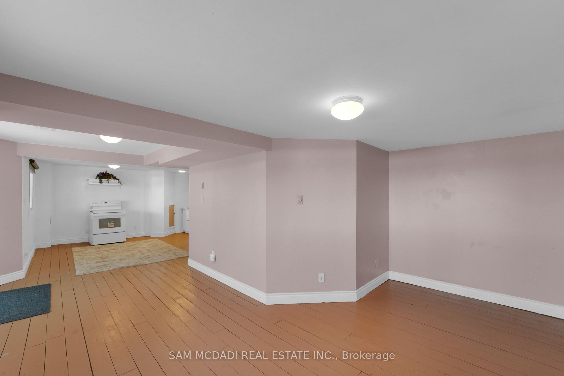 5275 Thornwood Drive