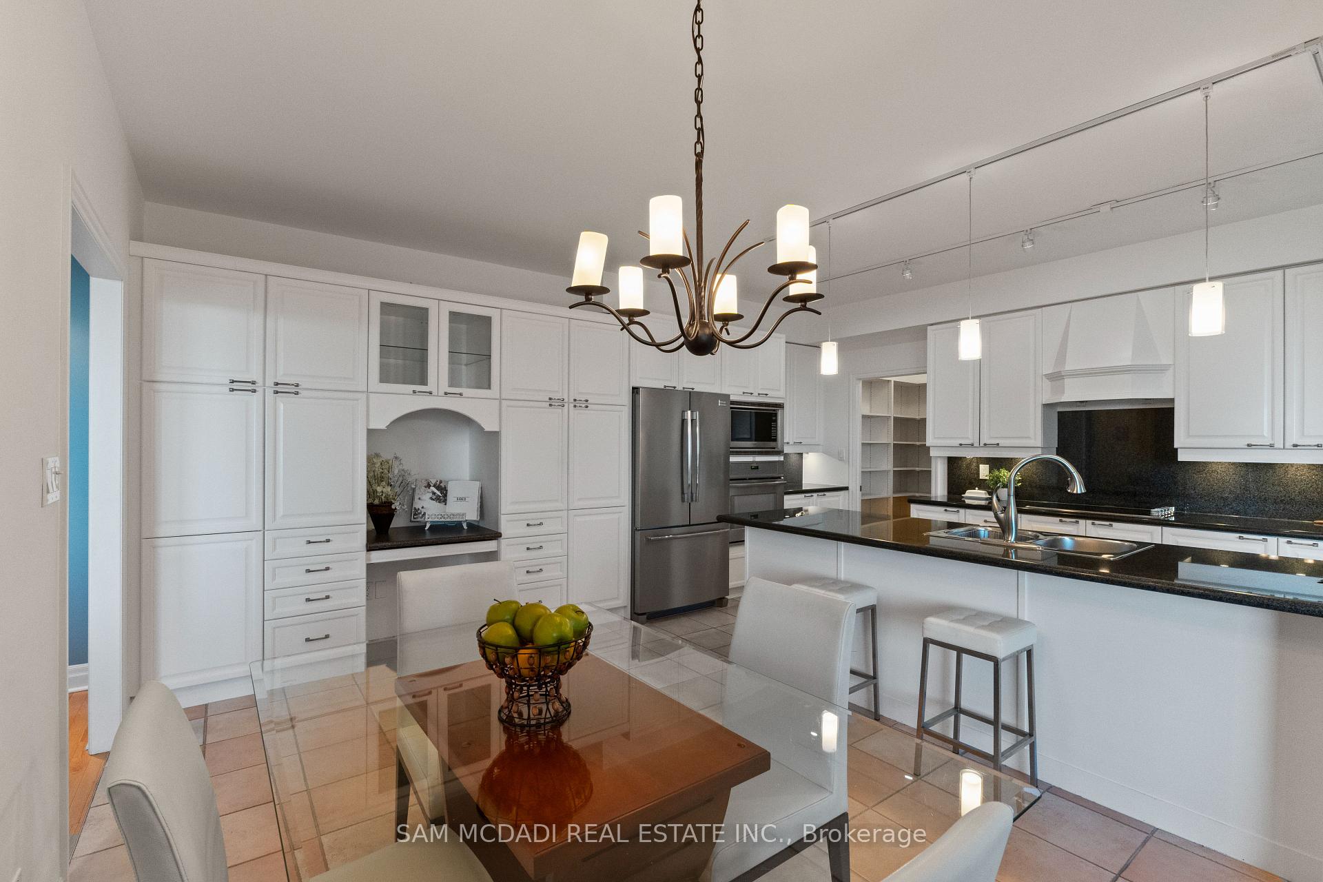 65 Port Street E 509